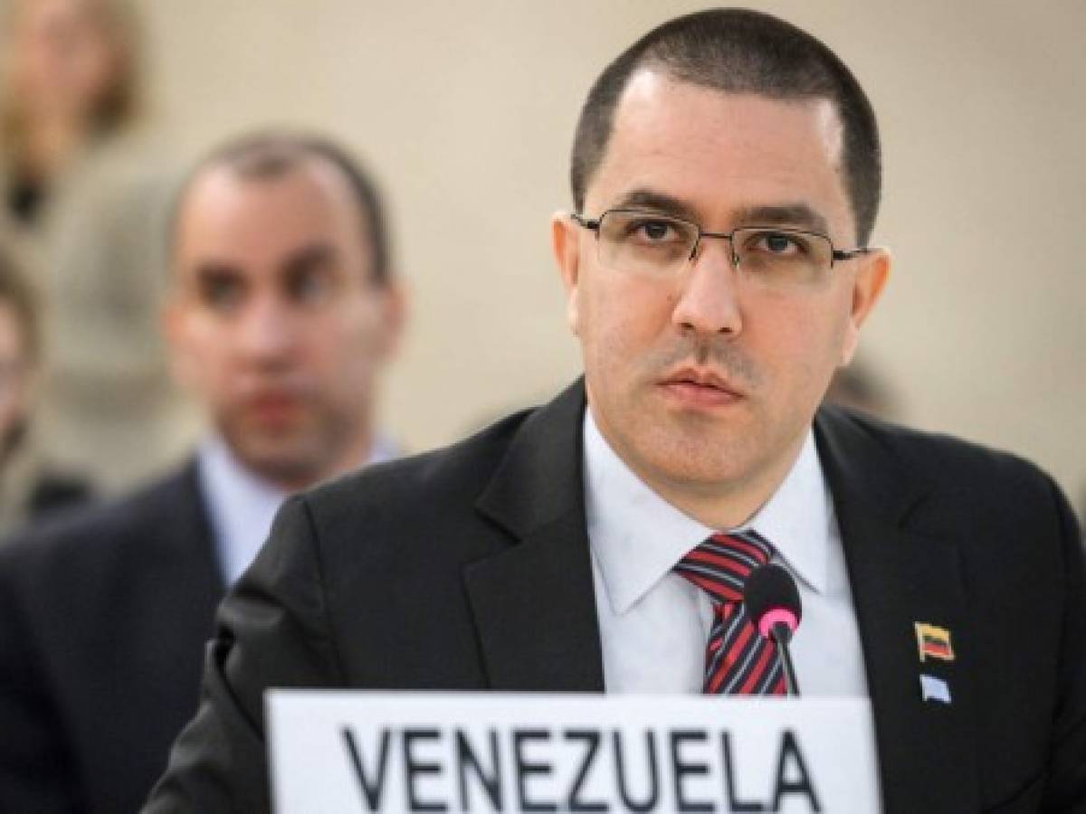 EEUU golpea al aparato diplomático de Maduro al más alto nivel