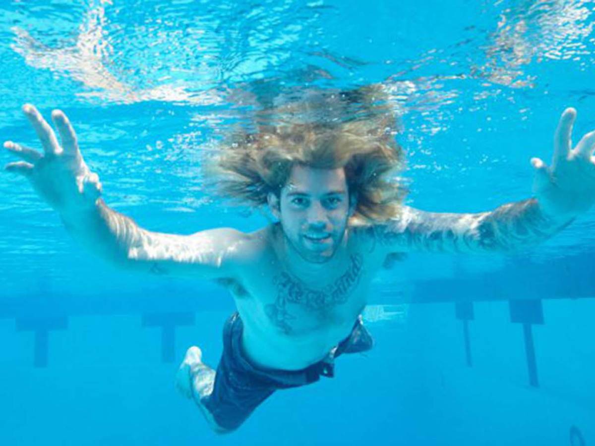 Joven que apareció de bebé en el álbum de Nirvana pierde demanda contra la banda por pornografía infantil Joven que apareció de bebé en el álbum de Nirvana pierde demanda contra la banda por pornografía infantil