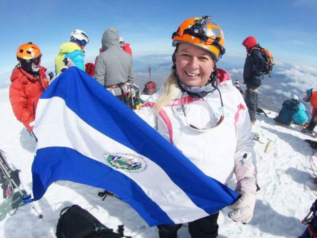 <a rel=nofollow href=https://www.estrategiaynegocios.net/especiales/mujeres-desafiantes/alfa-karina-arrue-las-mujeres-debemos-escalar-y-conquistar-montanas-todos-los-EWEN1505313 target=_blank>Alfa Karina Arrué: Las mujeres debemos escalar y conquistar montañas todos los días</a> <a rel=nofollow href=https://www.estrategiaynegocios.net/especiales/mujeres-desafiantes/alfa-karina-arrue-las-mujeres-debemos-escalar-y-conquistar-montanas-todos-los-EWEN1505313 target=_blank>Alfa Karina Arrué: Las mujeres debemos escalar y conquistar montañas todos los días</a>