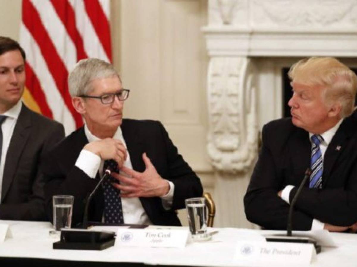 El CEO de Apple se reunió con Trump para hablar sobre comercio