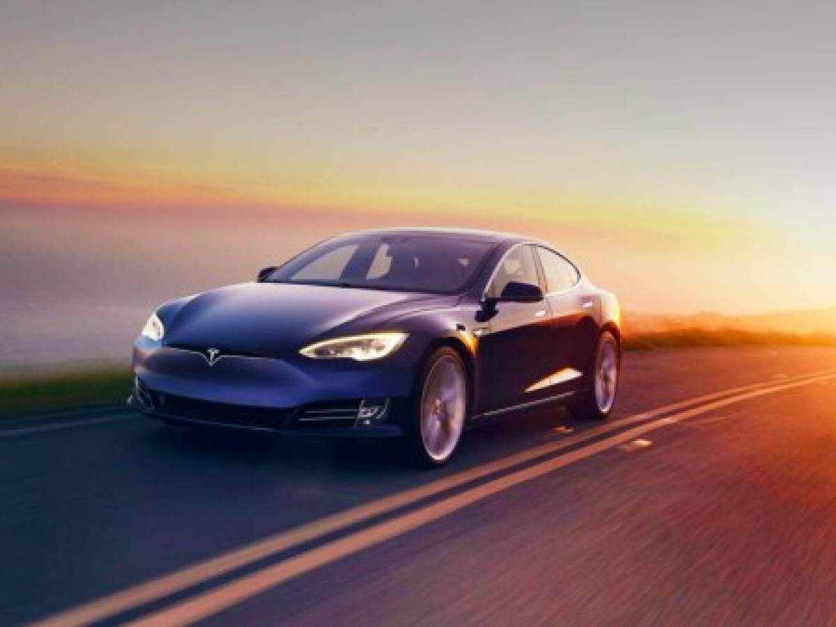 Tesla recortará su personal en un 7 %