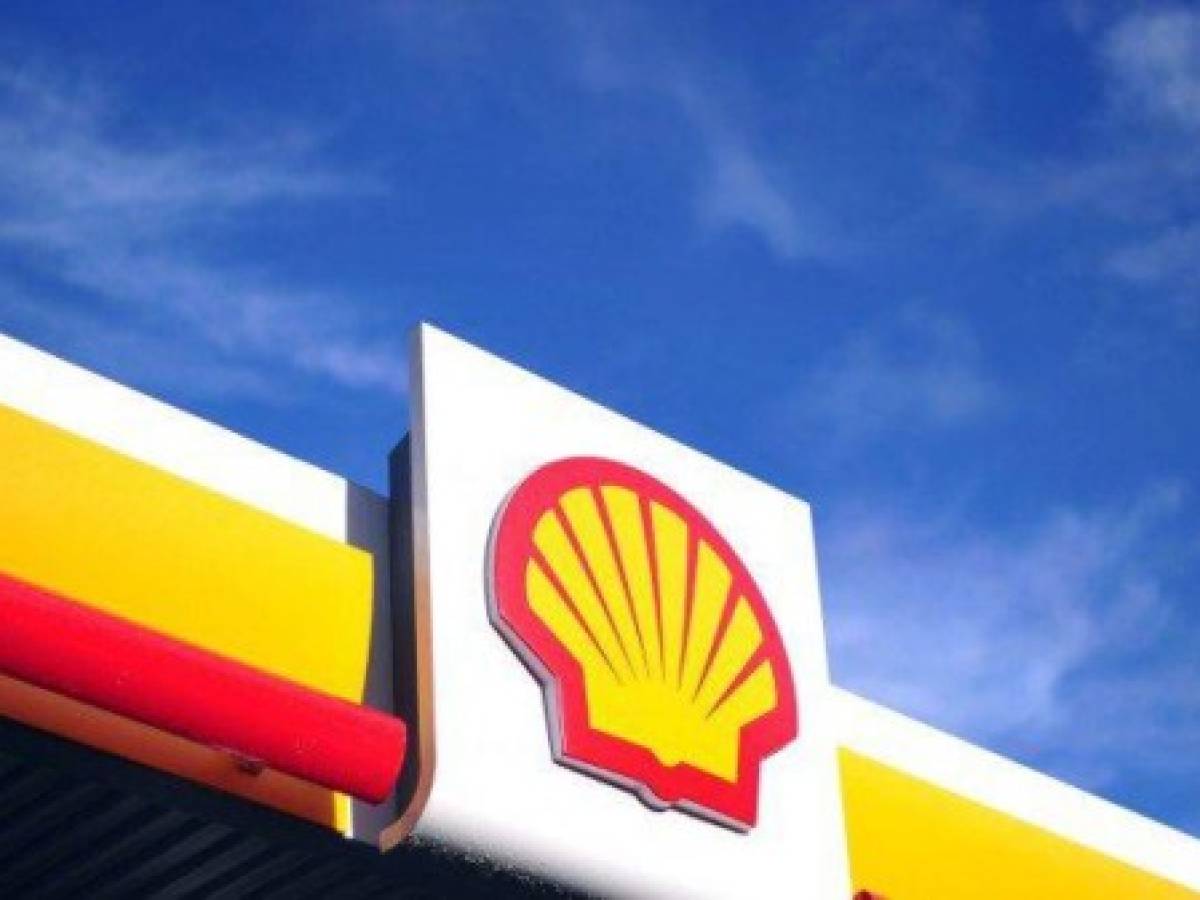 Shell analiza vender su participación en petróleo de Venezuela