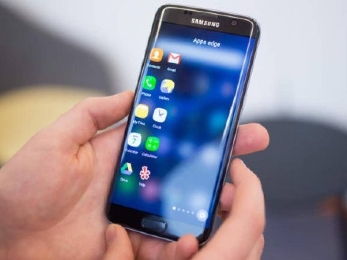 Samsung modifica su táctica para adelantarse al iPhone con el S7