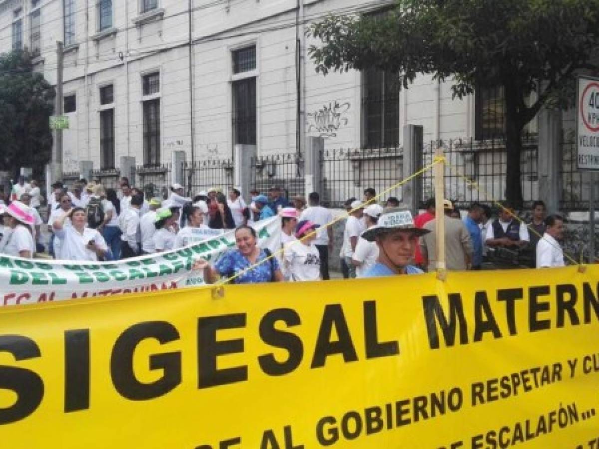El Salvador: Sindicatos protestan contra el gobierno