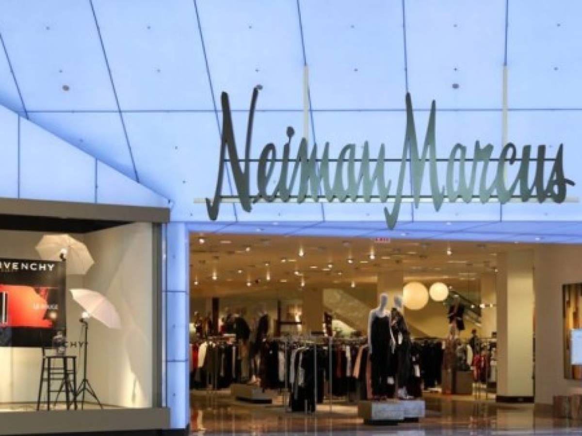 Tienda de lujo Neiman Marcus cae en bancarrota