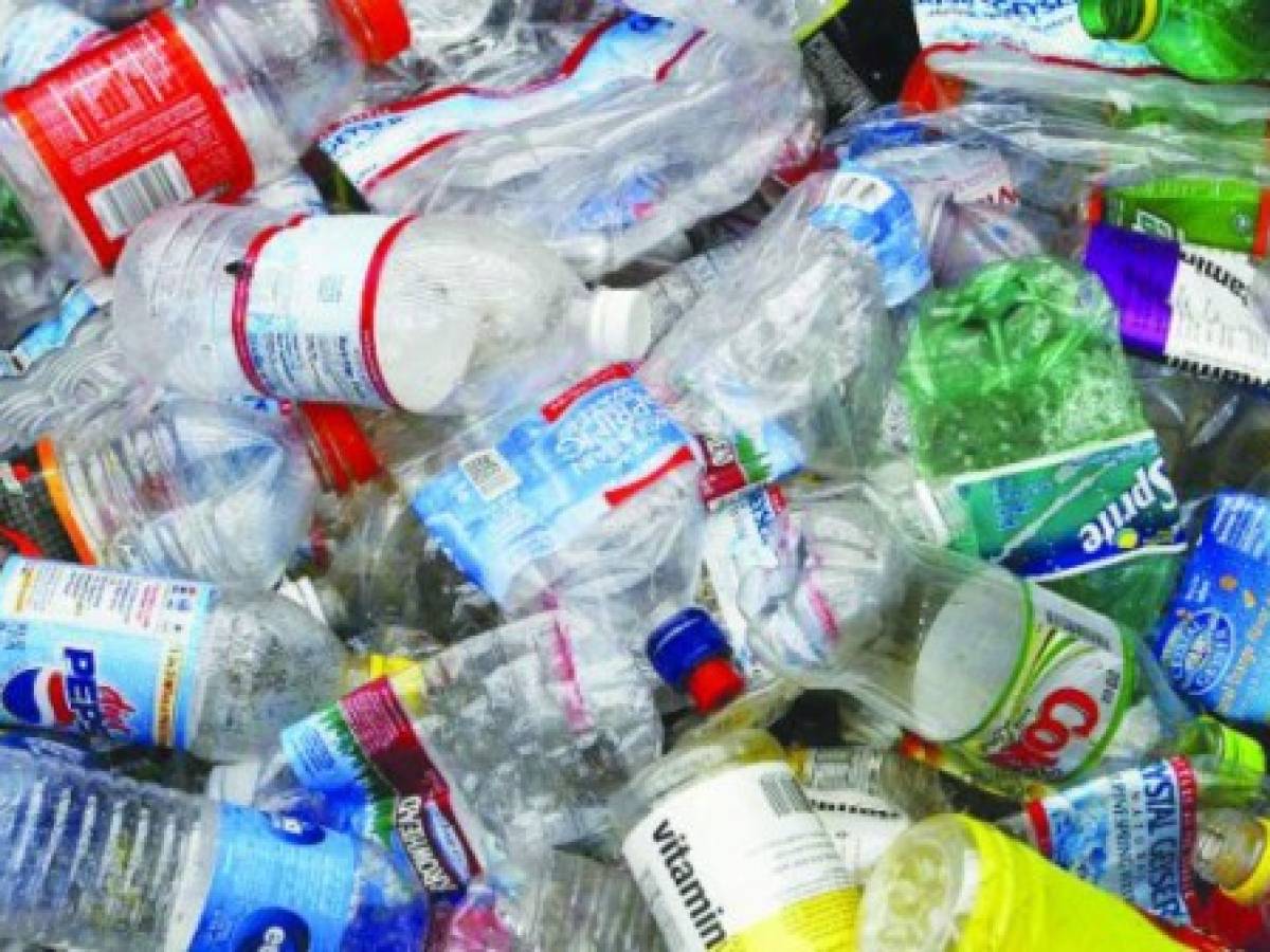 ONU alerta por aumento de consumo de plásticos en el hogar