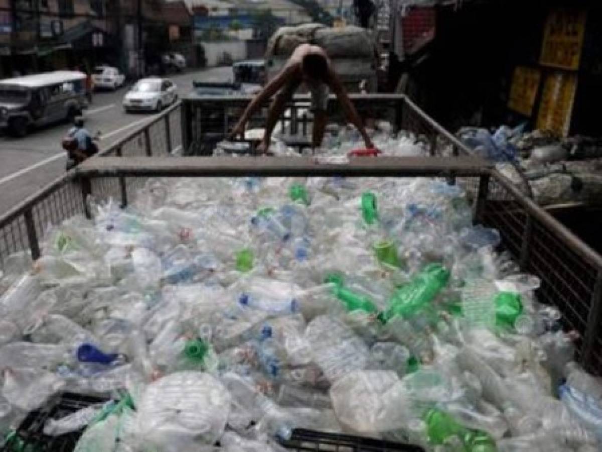 Panamá, primer país de Centroamérica en prohibir las bolsas plásticas