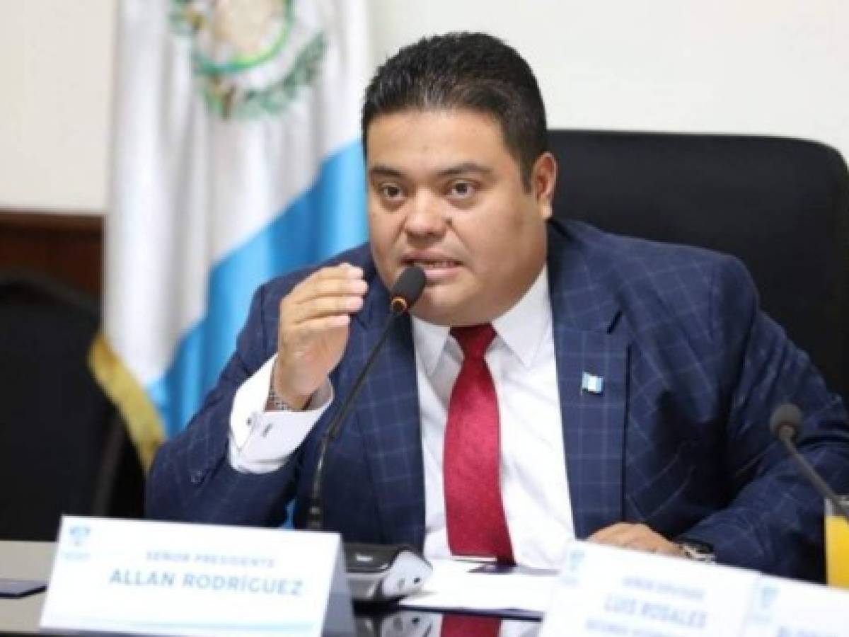Presidente del Congreso guatemalteco da positivo a la covid-19