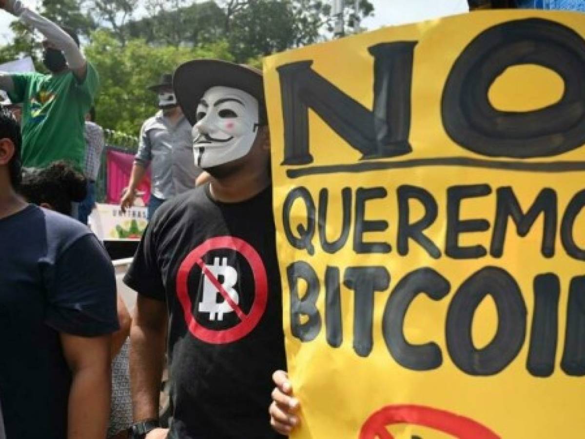 El Salvador pierde US$300,000 en 24 horas tras comprar 150 bitcoins