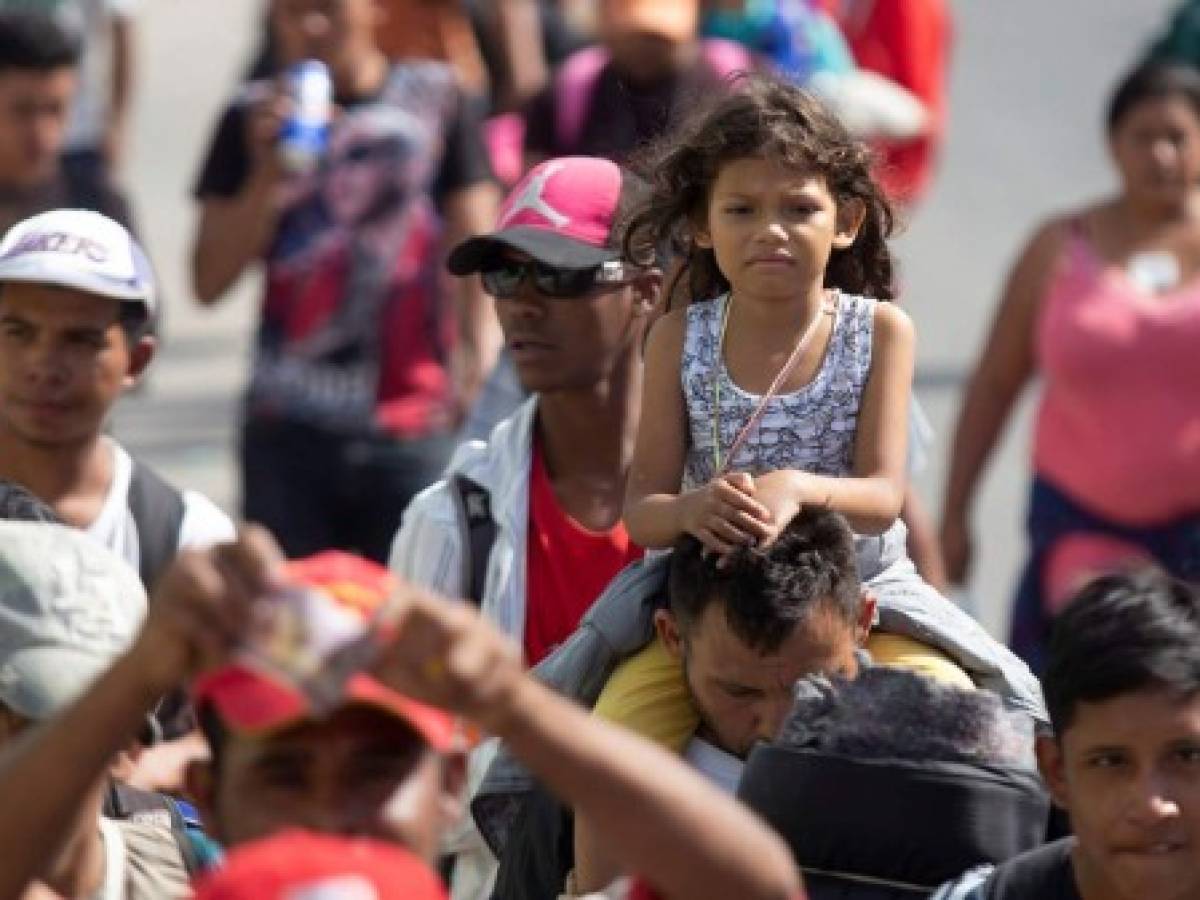 EE.UU. desmantela el polémico programa migratorio de Trump 'quédate en México'