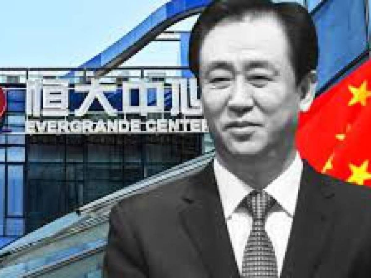 China convoca a fundador de Evergrande tras advertencia de falta de fondos