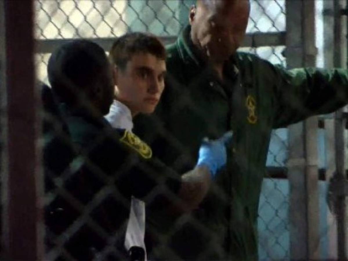 EEUU busca respuestas tras la masacre en una escuela en Florida