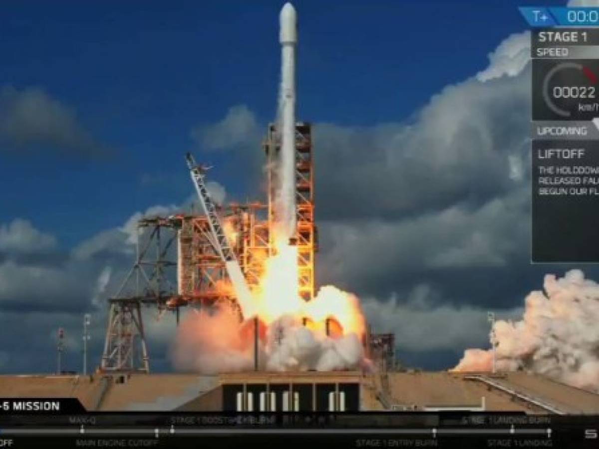 SpaceX lanza la mininave espacial secreta de la fuerza aérea estadounidense