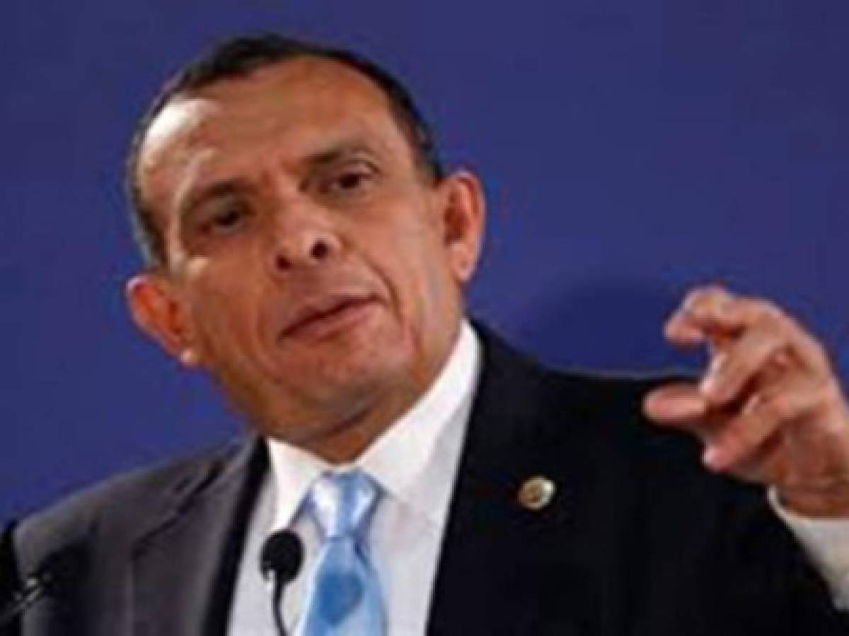 Expresidente hondureño acusa al gobierno de ordenar su asesinato