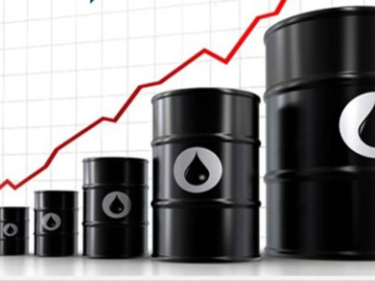 Petróleo a punto de superar los US$50