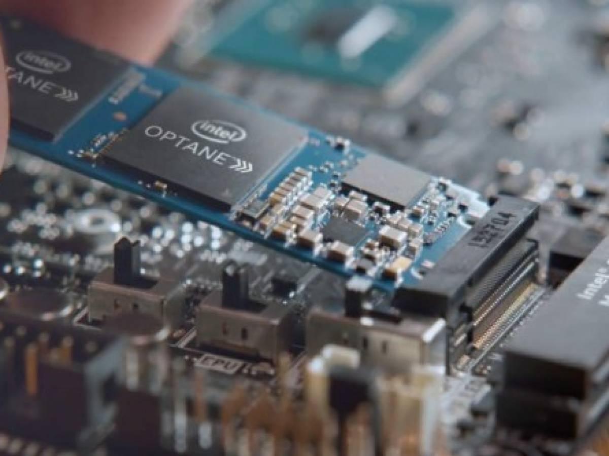Intel intenta reactivar demanda de PC con nuevo chip de memoria