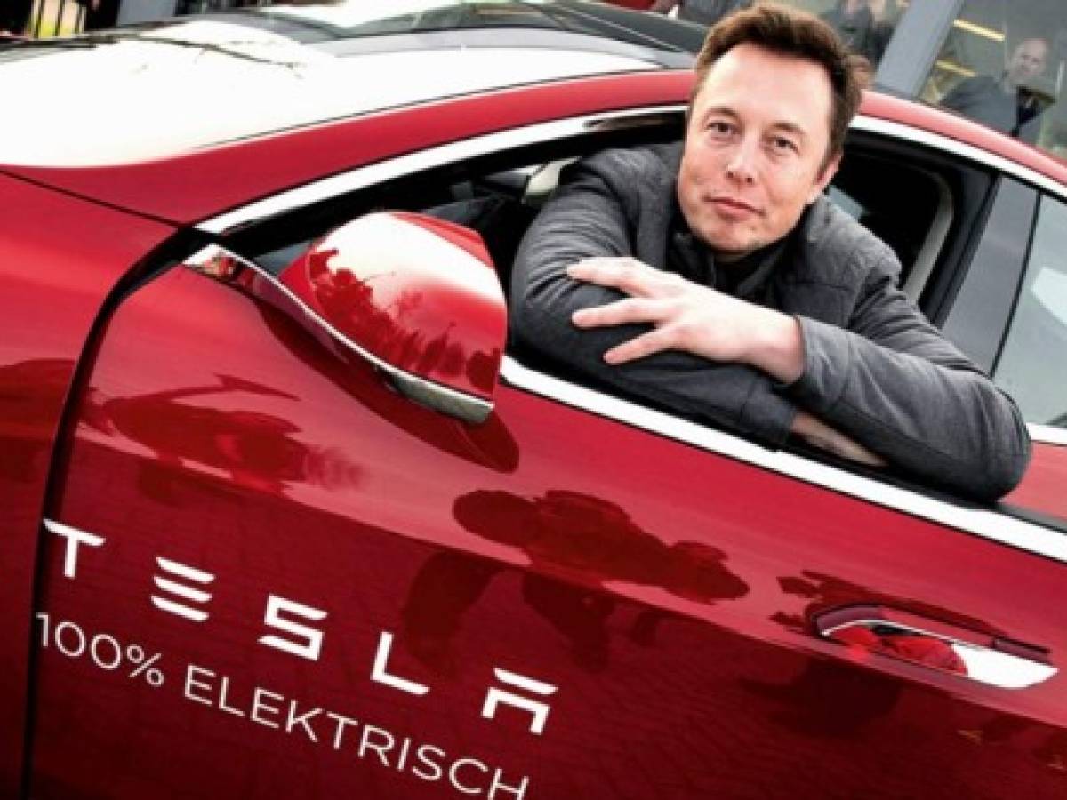 Tesla violó las leyes laborales por un tuit de Elon Musk
