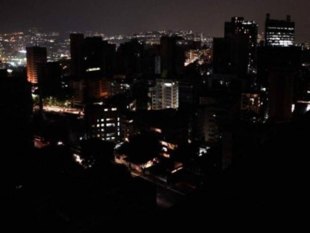 Falla eléctrica en Venezuela es producto de 'ataque electromagnético' afirma el Gobierno