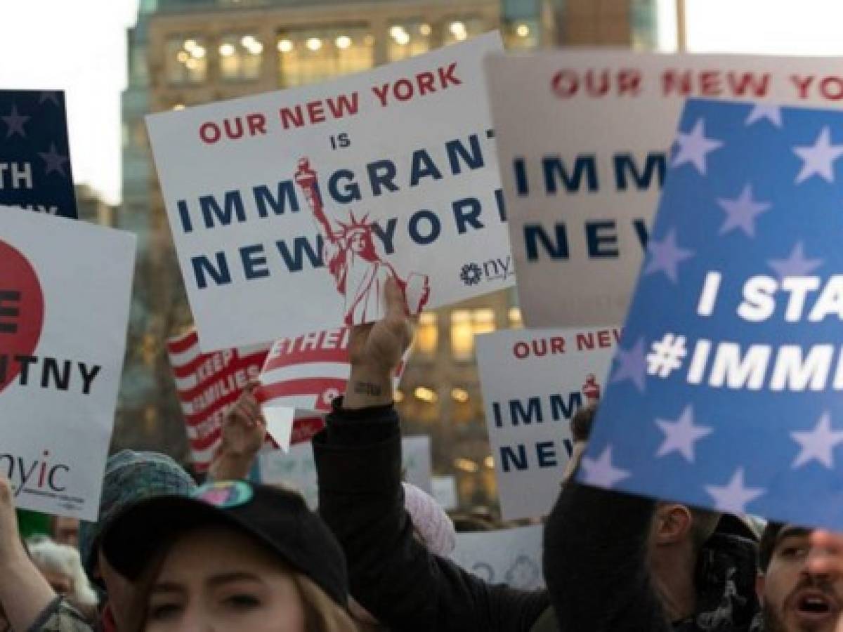 NYC y LA prometen proteger a sus inmigrantes de Trump