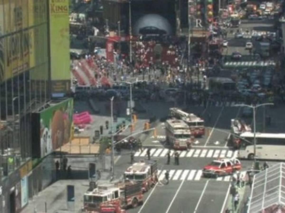 Última hora: Un vehículo atropelló a 10 personas en Times Square, hay un muerto