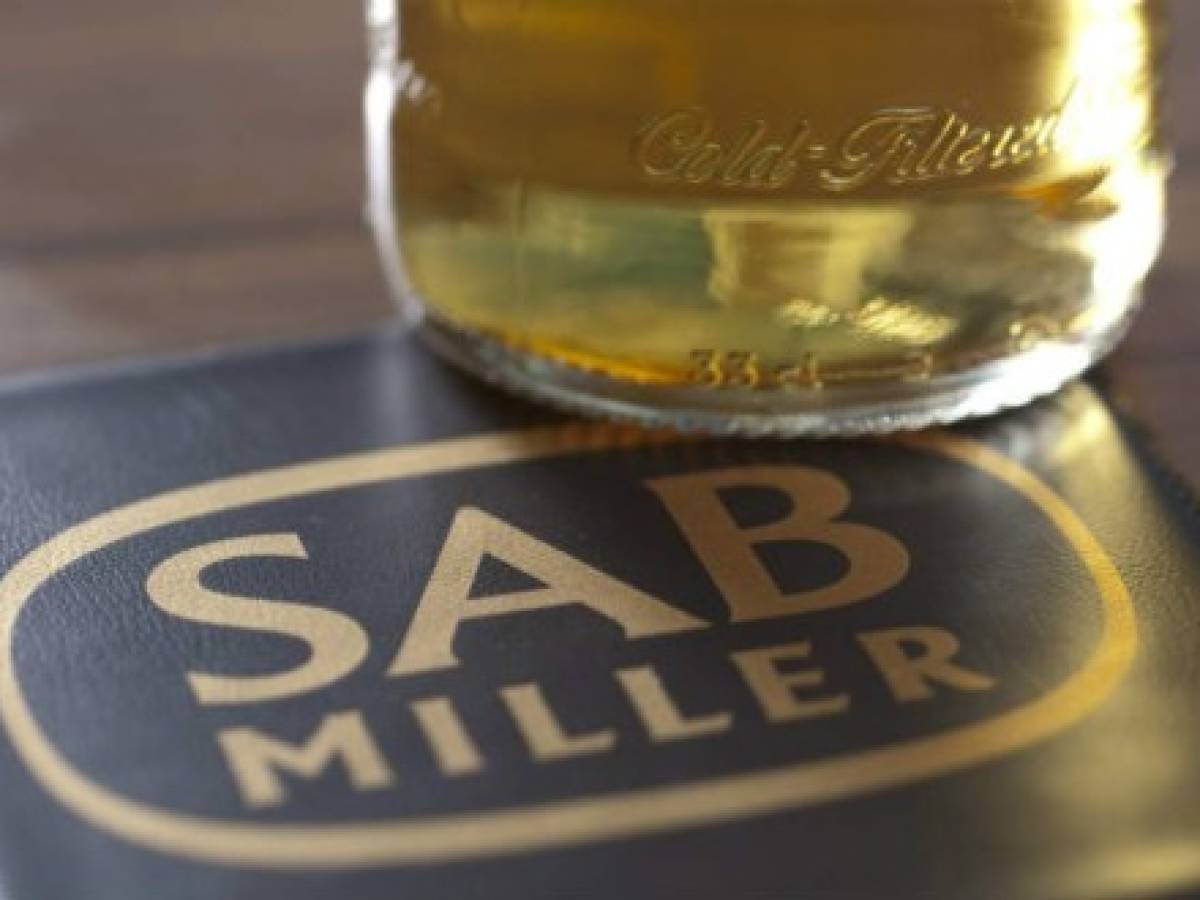 Gigante cervecera InBev revela planes de fusión con SABMiller