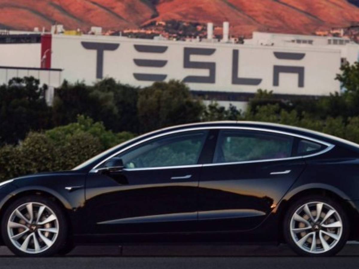 Las ventas de Tesla superan a las de Mercedes Benz en EEUU