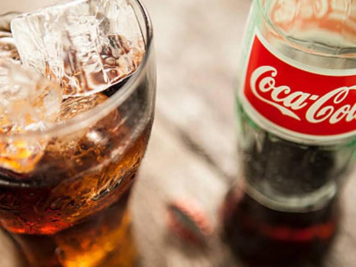 Coca-Cola mejora sus resultados gracias a la venta de gaseosas, jugos y cafés fríos