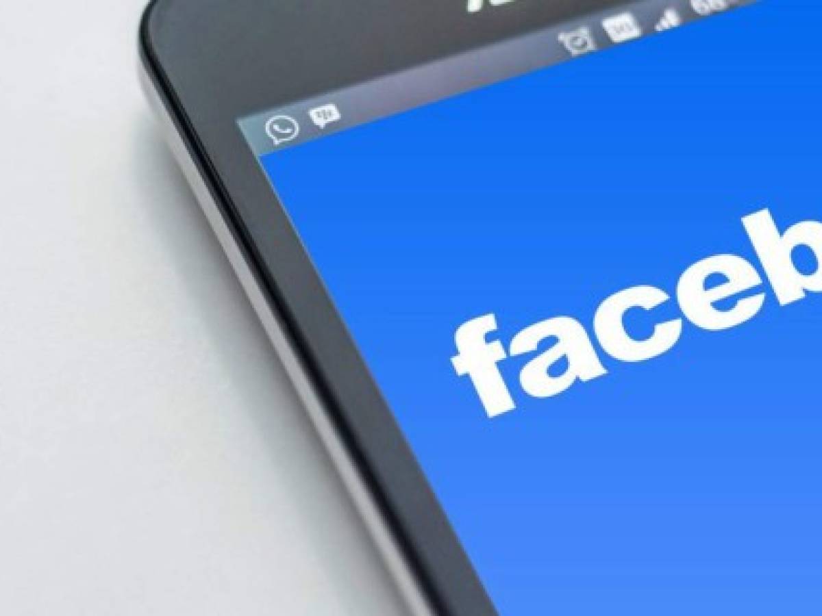 Fallo de Facebook inhabilita el bloqueo de personas en 800,000 cuentas