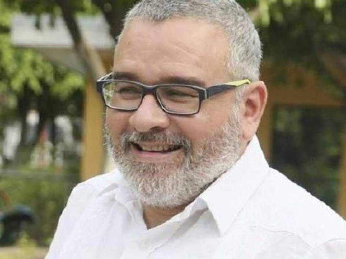 El Salvador: Fiscal dice Funes sigue recibiendo dinero del Estado
