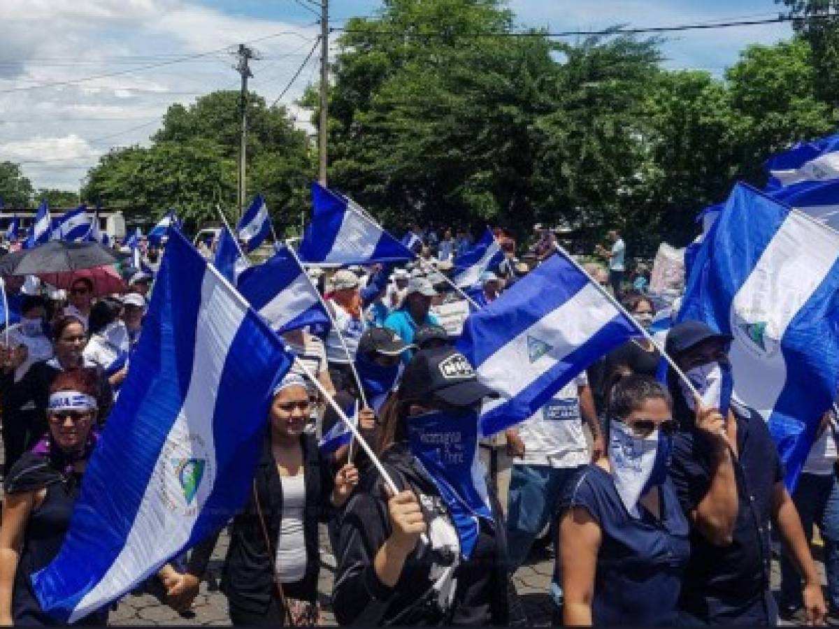 Miles de nicaragüenses exigen la libertad de los presos políticos del régimen