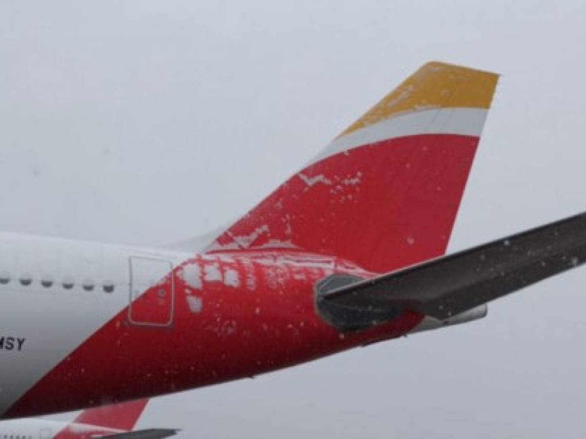 Iberia cancela todos los vuelos desde y hacia Madrid por nevada