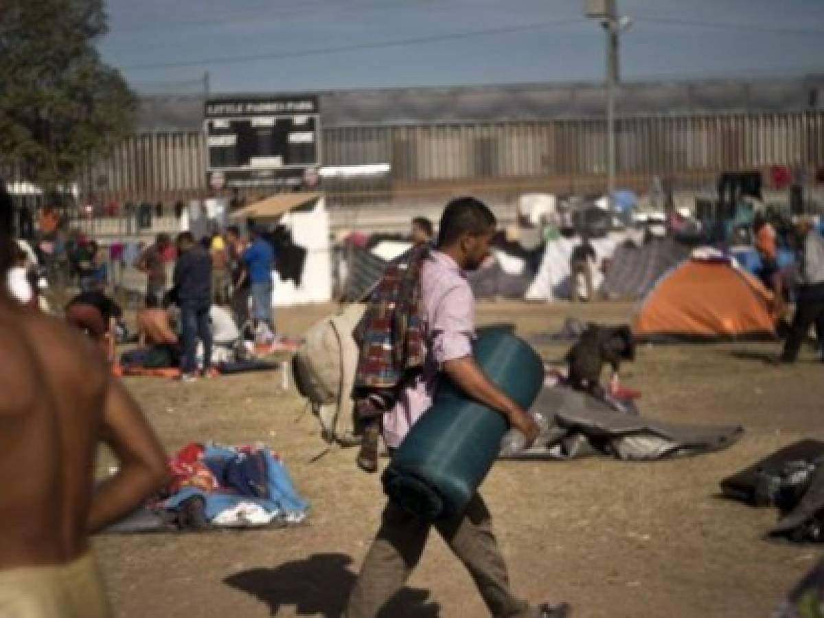 Colarse a EEUU o quedarse en México: la disyuntiva de la caravana migrante