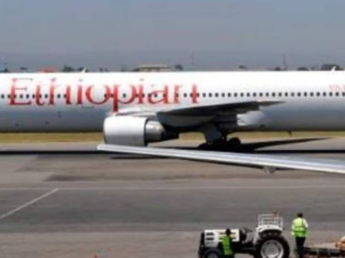 Avión comercial etíope con 157 personas a bordo se estrelló tras despegar