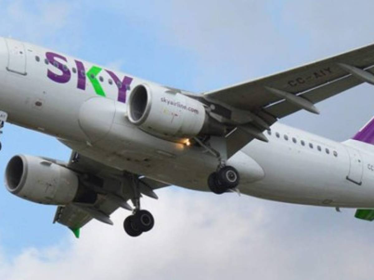 Aerolínea chilena SKY suspende vuelos y ofrece sus aeronaves para uso humanitario