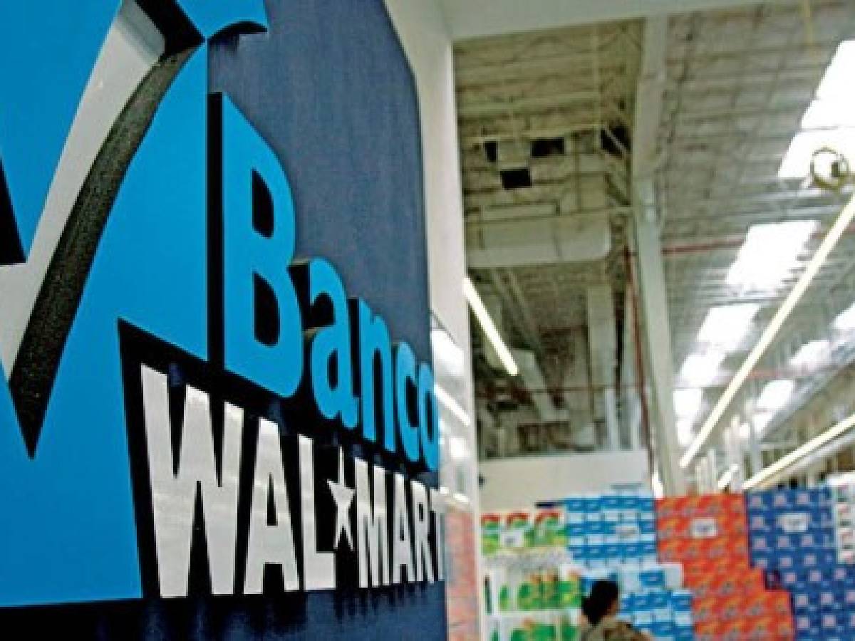 Carlos Slim tiene luz verde para comprar Banco Walmart