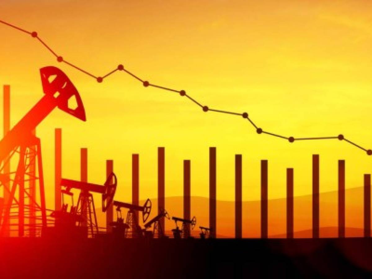 Petróleo se acerca a los US$70 por mejor panorama de demanda en hemisferio norte