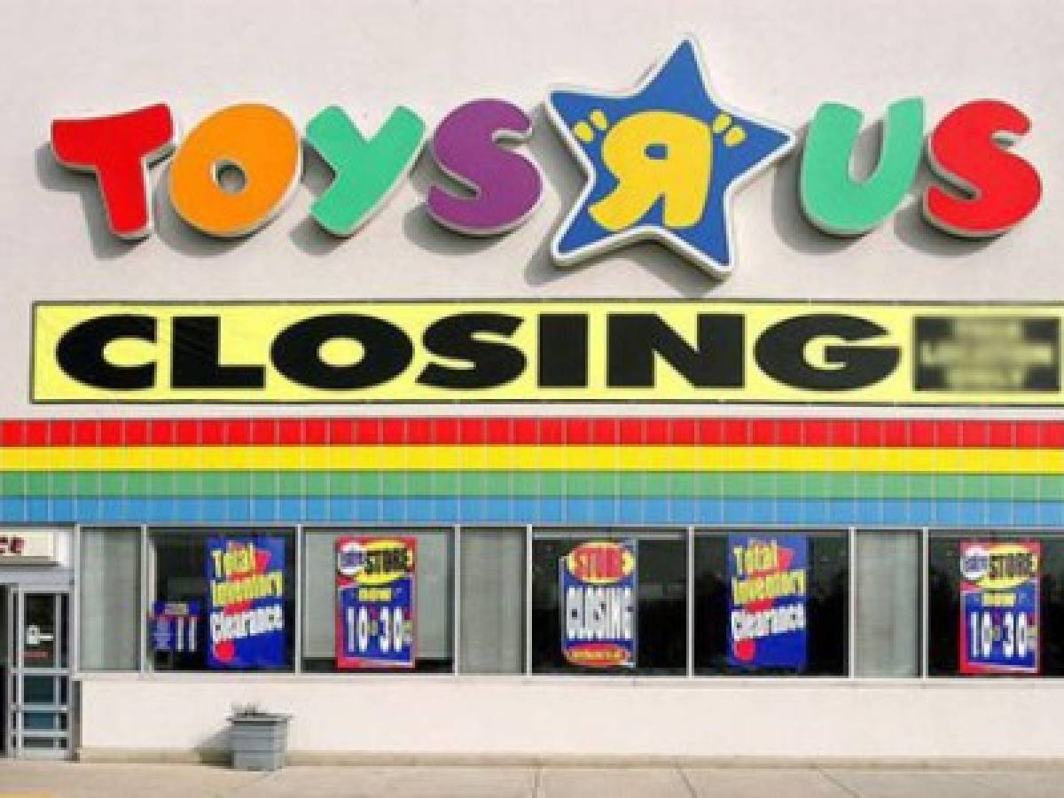 Toys R Us confirma que este viernes cierra todas sus tiendas