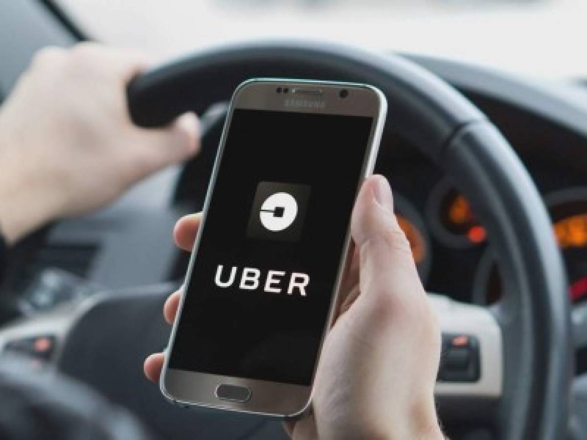 Conductores de Uber podrán reportar de forma anónima actividad sospechosa o crímenes