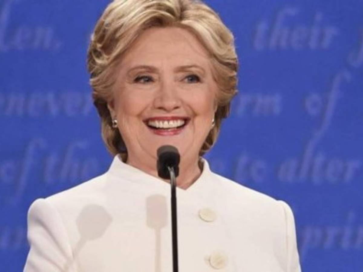 Clinton llega con 3 puntos de ventaja a 'la hora de la verdad'