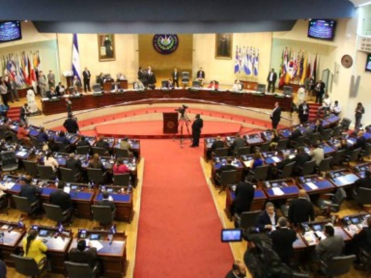El Salvador: Presidente del Congreso denuncia intento de ‘Golpe de Estado’