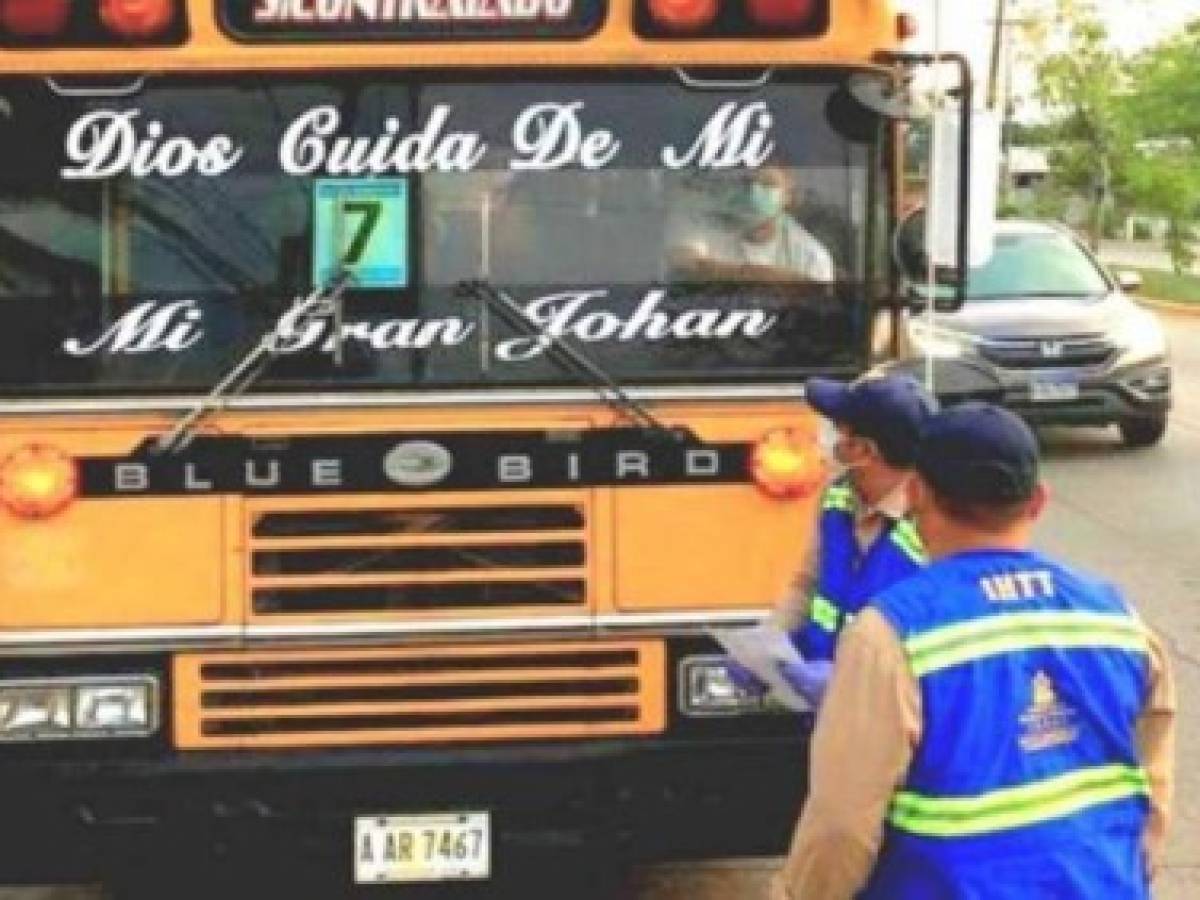 Honduras reiniciará labores en entes públicos y hará ensayo en transporte