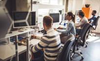 <i>Así, quienes comparten opiniones o comportamientos alineados con la cultura corporativa pueden sentirse cómodos siendo abiertos, mientras que quienes se salen del molde corren el riesgo de aislarse o ser juzgados. Foto de iStock</i> <i>Así, quienes comparten opiniones o comportamientos alineados con la cultura corporativa pueden sentirse cómodos siendo abiertos, mientras que quienes se salen del molde corren el riesgo de aislarse o ser juzgados. Foto de iStock</i>