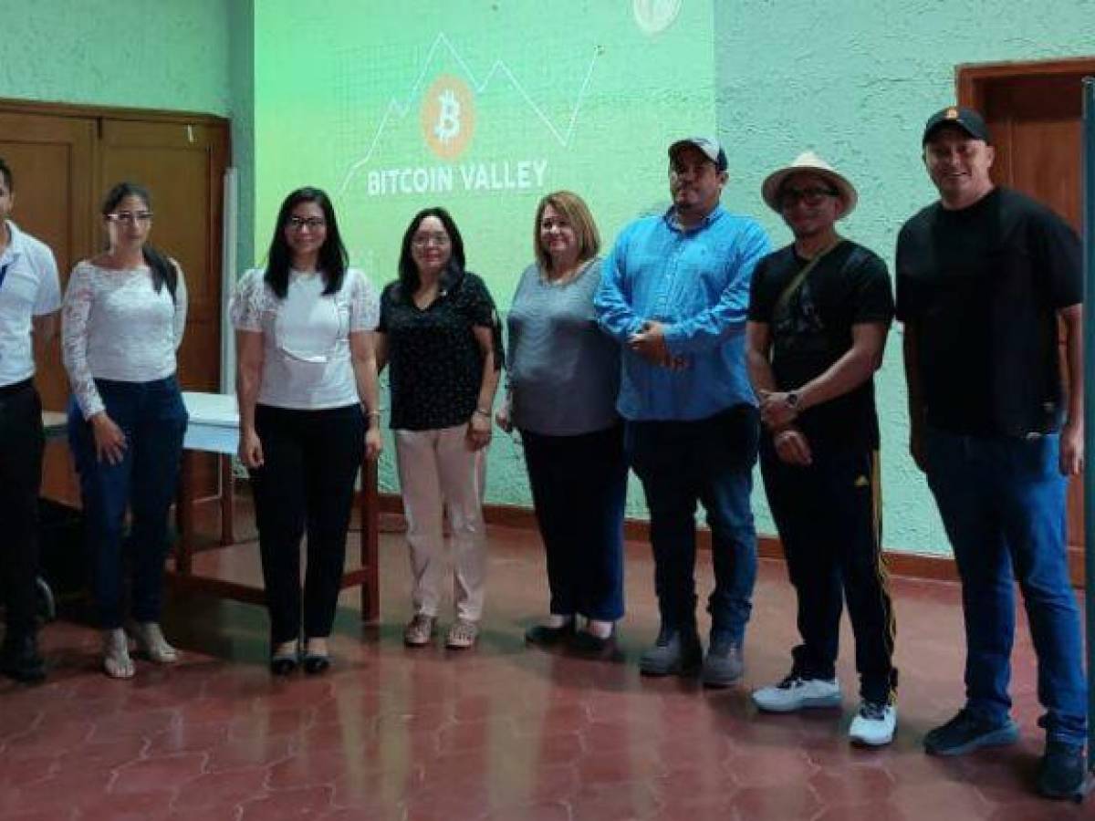 Se estima que alrededor de 60 comercios han sido capacitados para comenzar con este proyecto. Se estima que alrededor de 60 comercios han sido capacitados para comenzar con este proyecto.