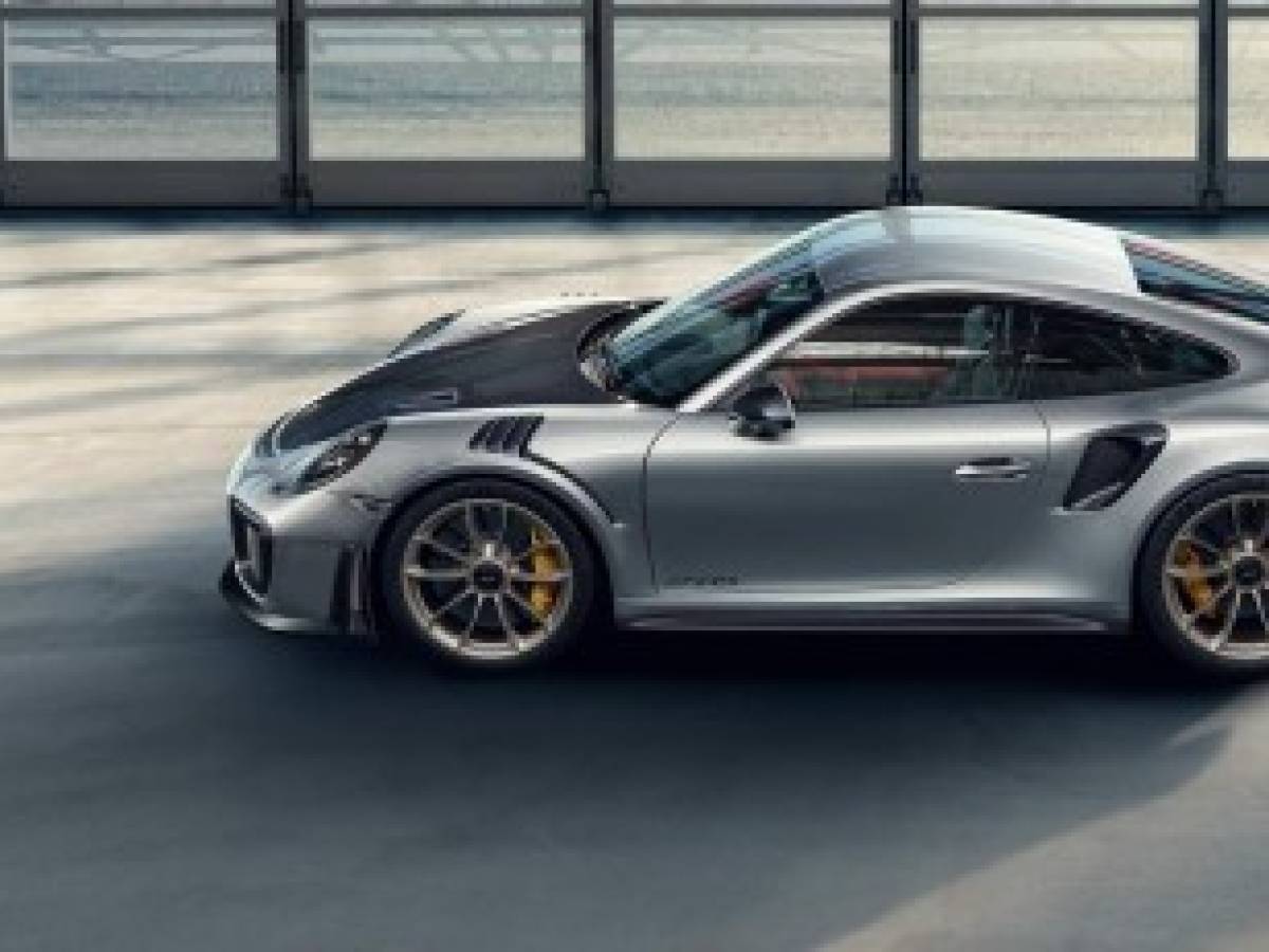 CEO Porsche: autos deportivos sobrevivirán a robotaxi eléctrico