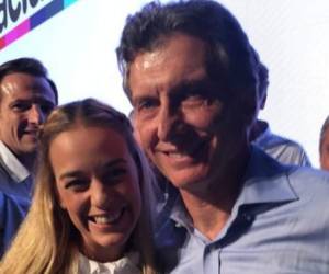 Lilian Tintori (esposa del opositor venezolano Leopoldo López) junto al presidente electo de Argentina, Mauricio Macri. (Foto: Agencias)