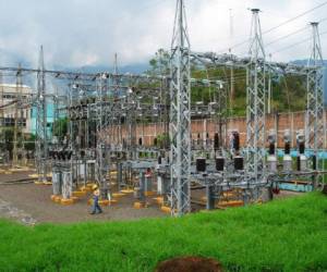 La planta generadora de energía eléctrica a base de recursos geotérmicos en Ahuachapán, El Salvador. (Foto: laprensa.hn).