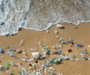 Informe: Existe menos contaminación plástica en el mar, pero es más duradera