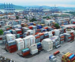 Panamá registró un incremento de apenas 1,64% en el movimiento de contenedores a noviembre de 2015, ubicándose el puerto de Balboa a la cabeza. Foto tomada de laestrella.com.pa