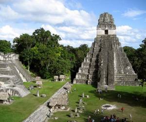 La cultura maya tuvo su mayor esplendor en el llamado período clásico (250-900 D.C.), tras el cual entró en una etapa de decadencia en el período postclásico (900-1200 D.C). En la imagen, Tikal. (Foto: Archivo).