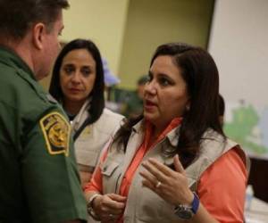 Primera dama de Honduras, Ana García de Hernández, en su visita a la frontera de México-EE.UU. (Foto: Agencias)